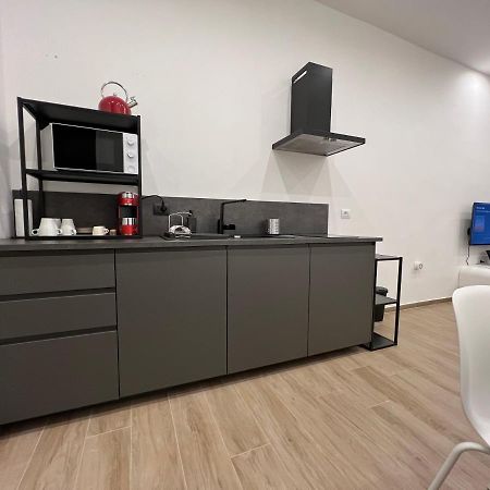 Citywise Vittorio - Independent Apartment Near Bari Central Station Exterior photo